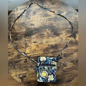 RETIRED Vera Bradley | Ellie Blue pattern crossbody handbag.